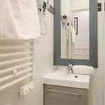 25 - Fun Duplex In Montorgueil شقة *