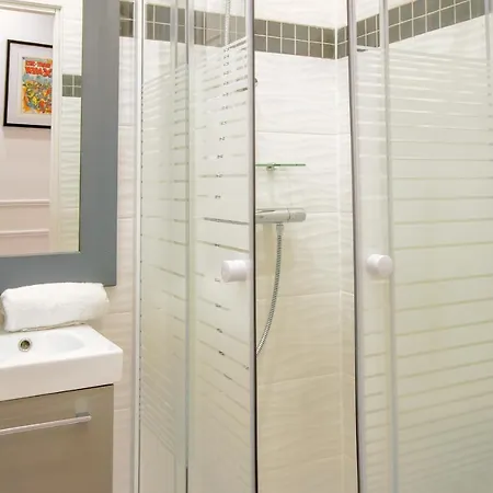 Apartment 25 - Fun Duplex In Montorgueil