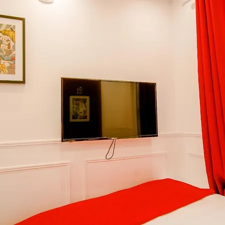 25 - Fun Duplex In Montorgueil Apartment *
