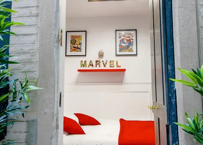 25 - Fun Duplex In Montorgueil * Parijs